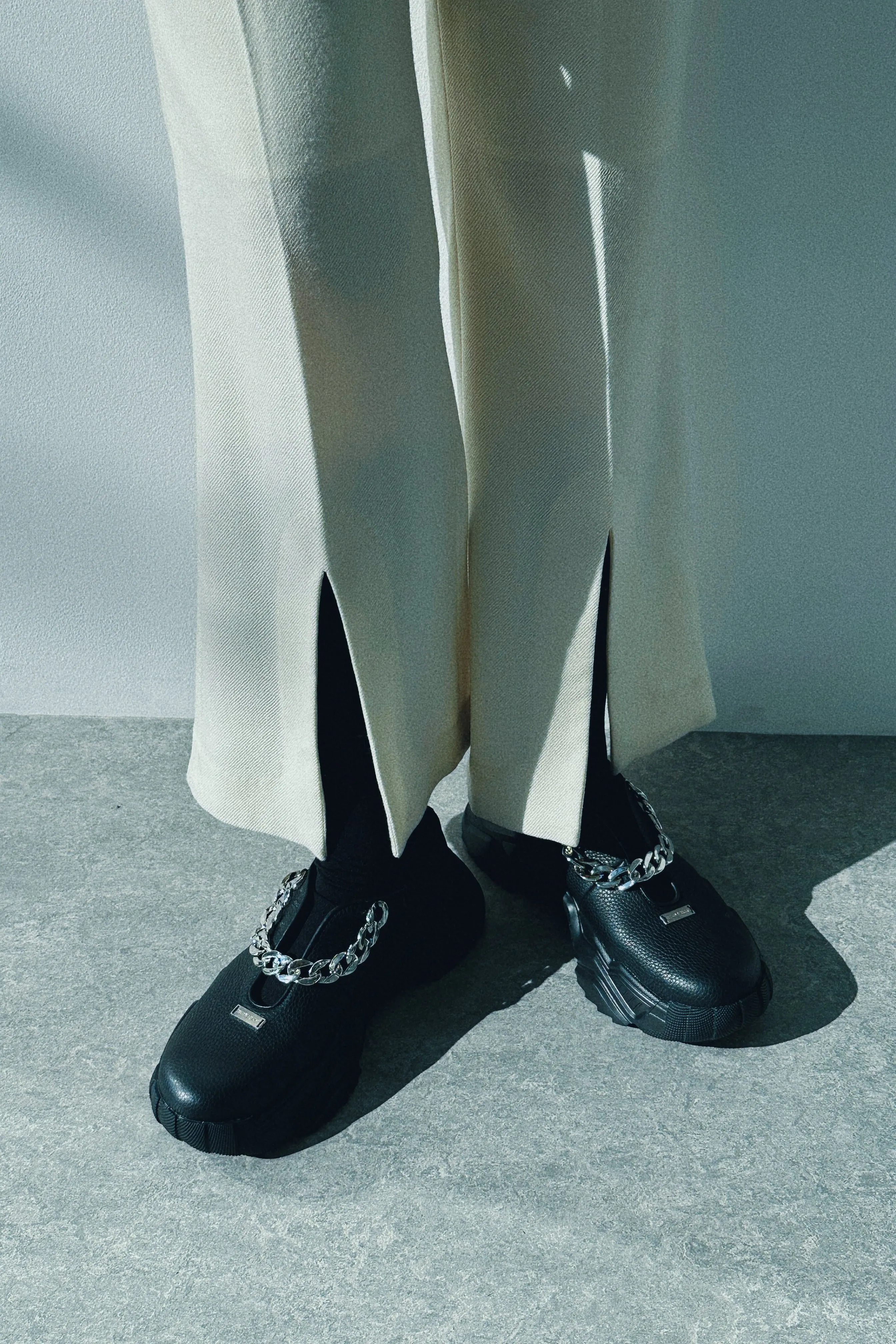 Chain Slit Airy Shoes_Original