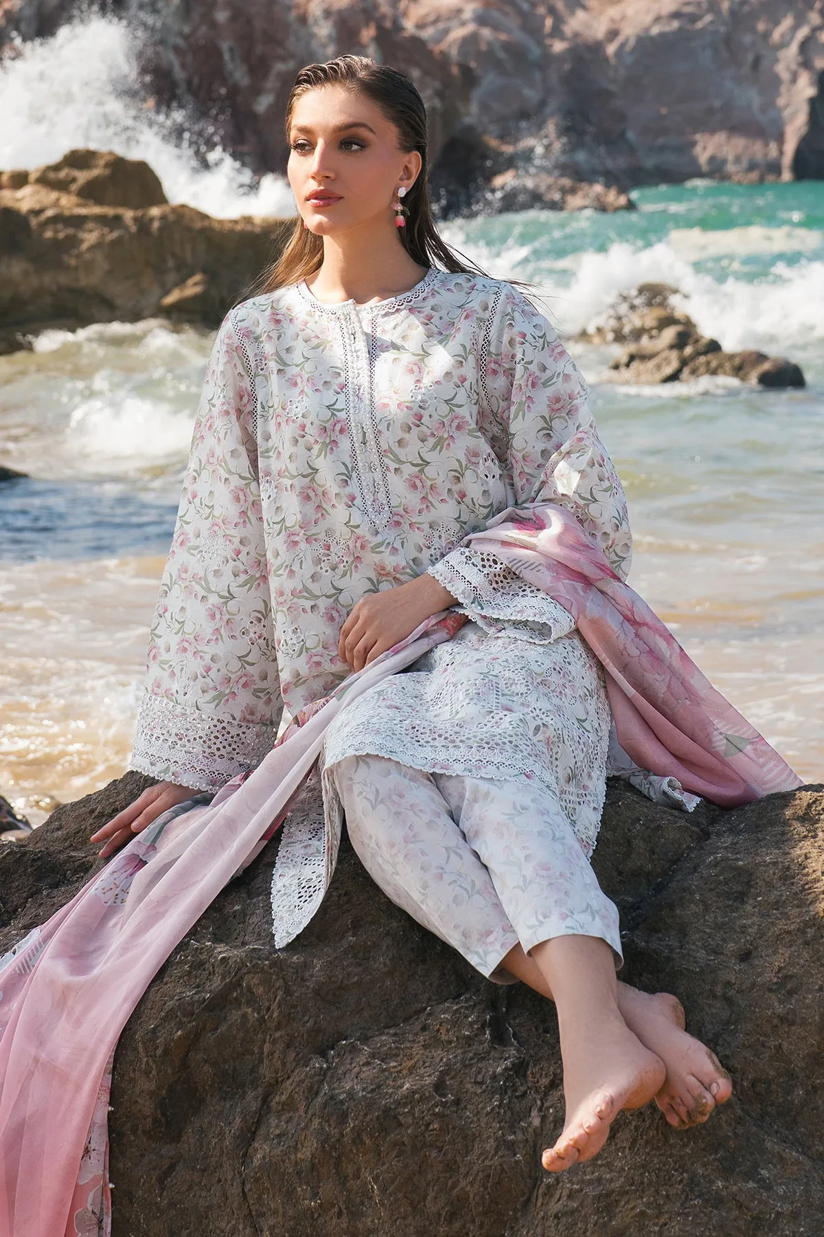 EMBROIDERED PRINTED LAWN UF-4115