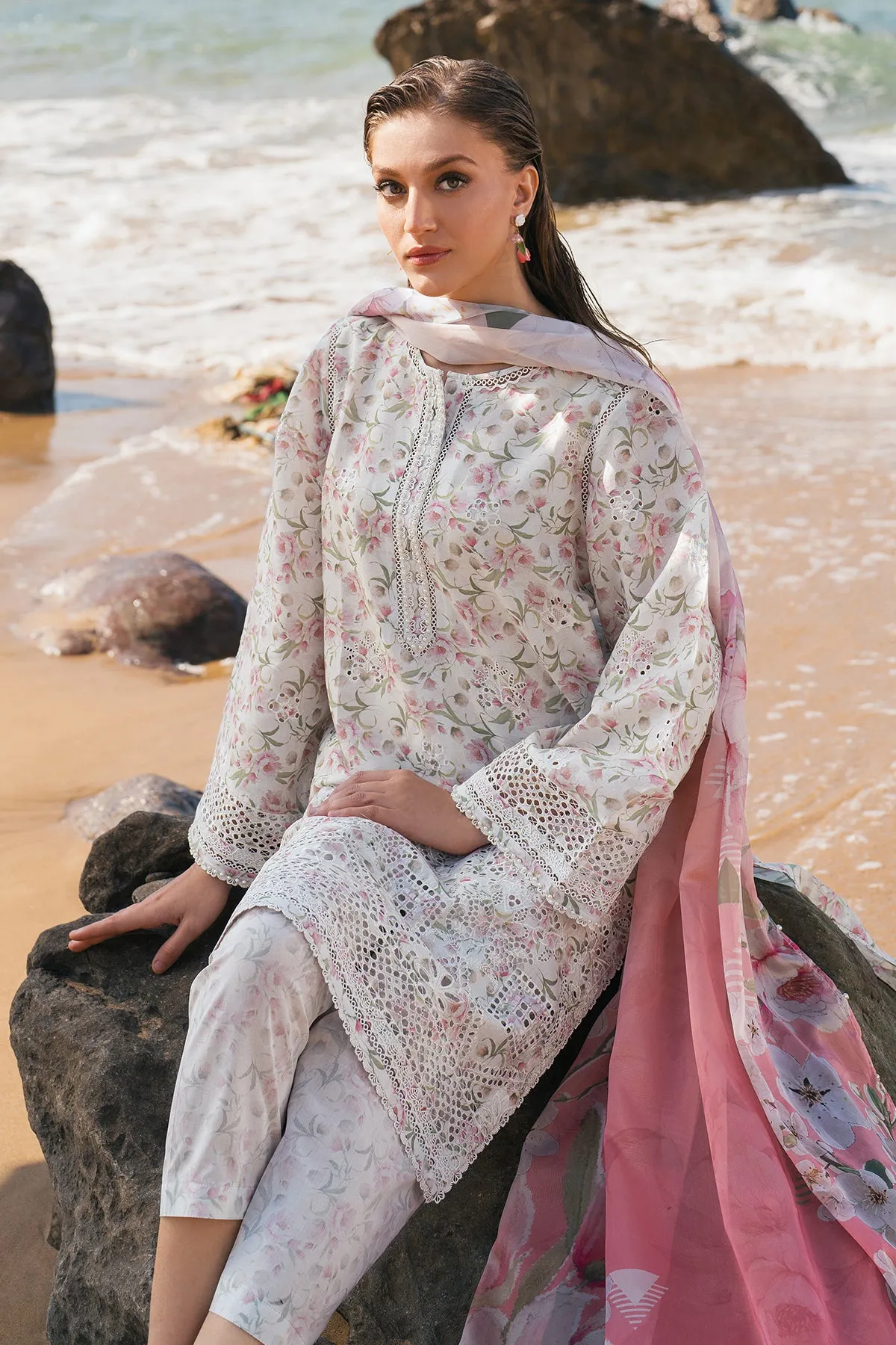 EMBROIDERED PRINTED LAWN UF-4115