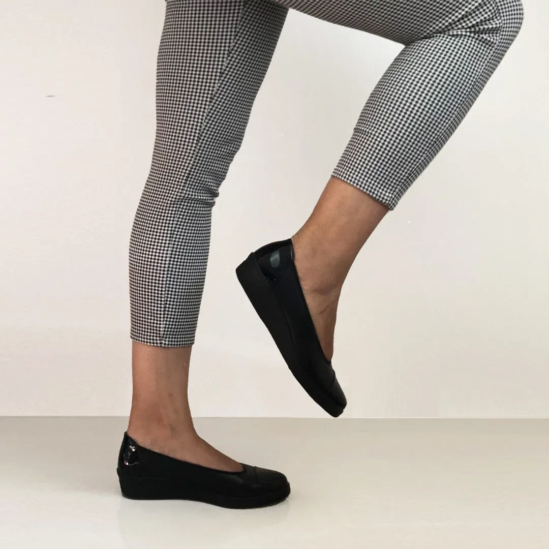 G06.402 - BLACK LEATHER