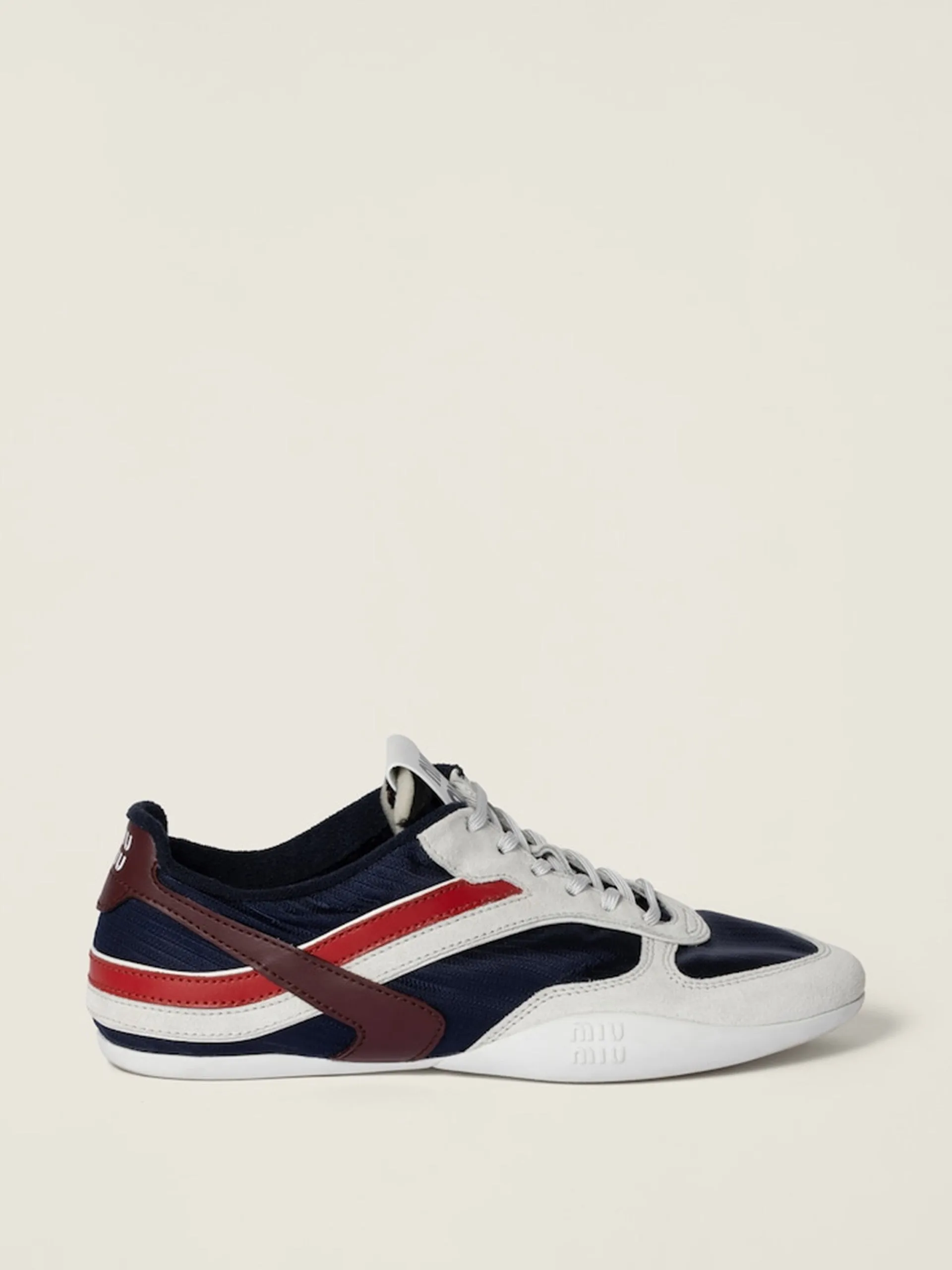 Gymnasium technical fabric and suede sneakers