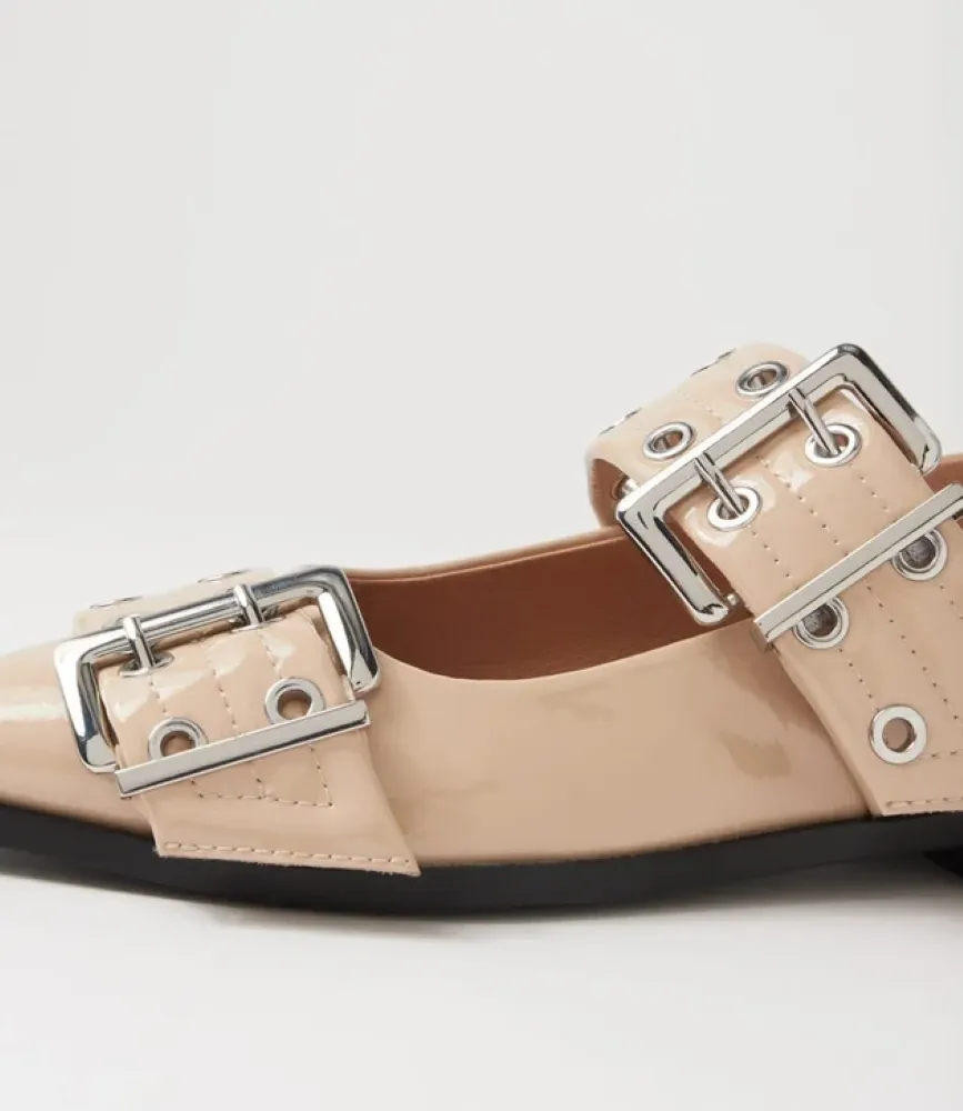 LARRA BUCKLE FLAT