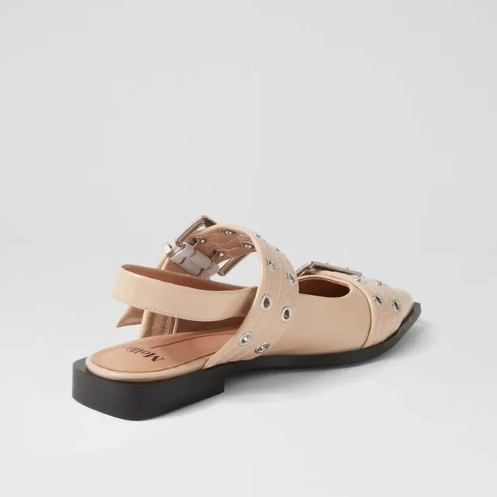 LARRA BUCKLE FLAT