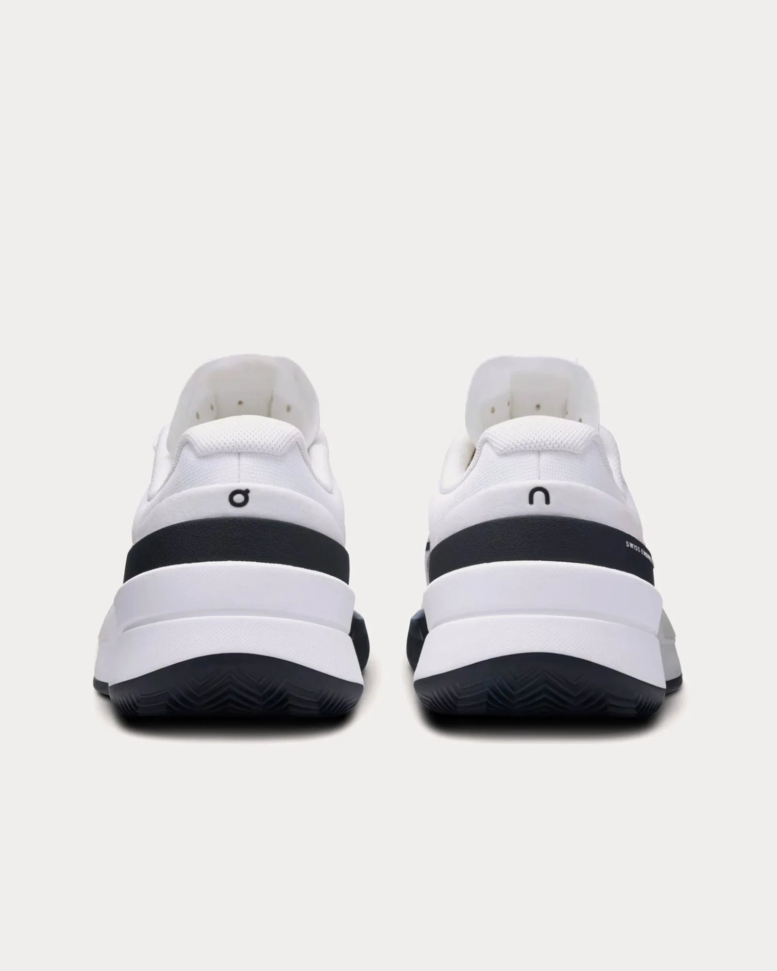 The Roger Pro 2 Clay White / Black Tennis Shoes